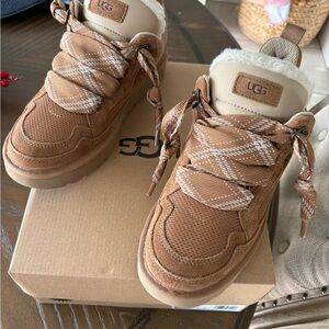 UGG Brown Lace-Up Boots with Plush Lining